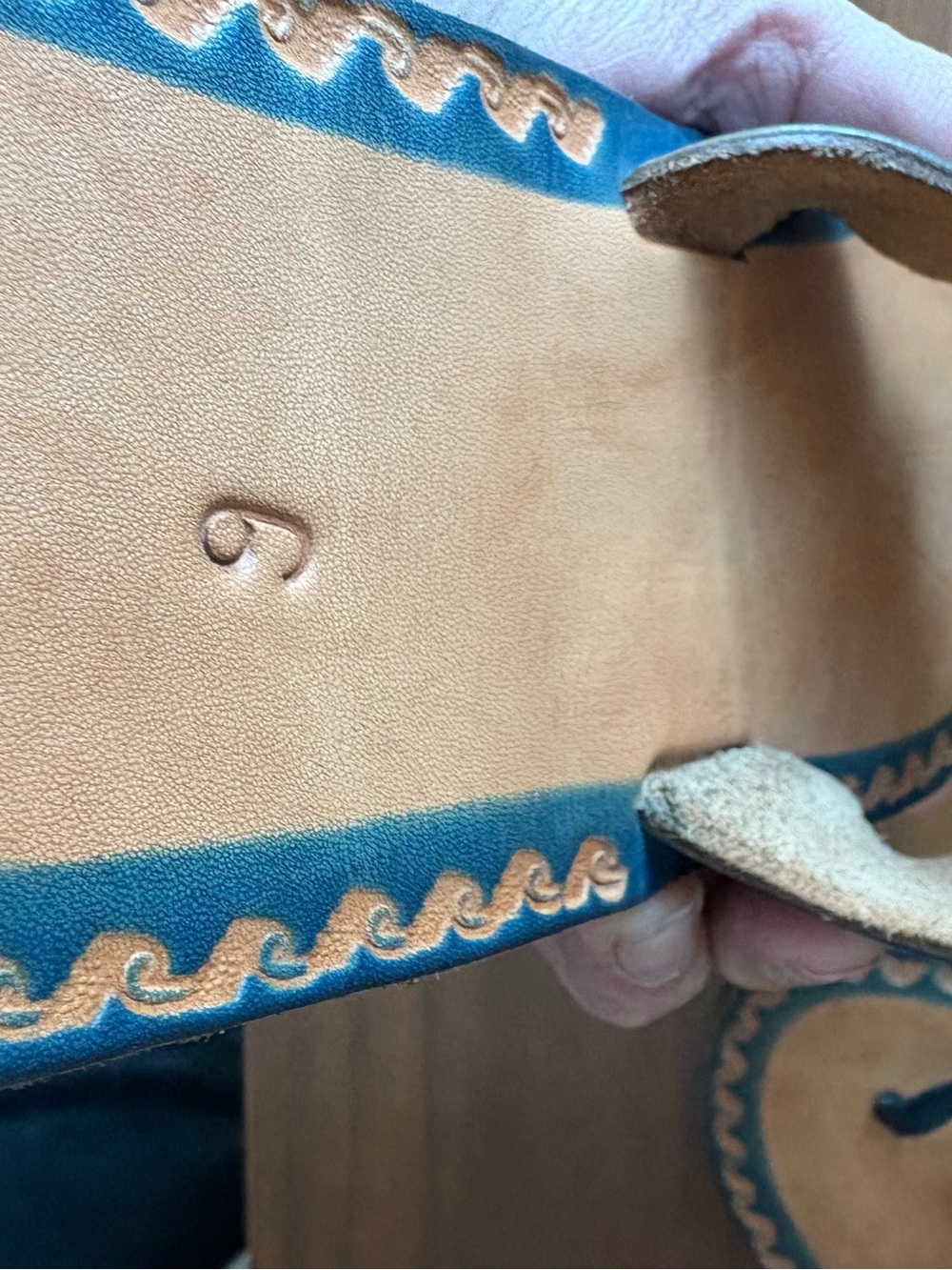 New boho leather flower summer sandal. - Picture 2 of 5